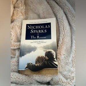 Nicholas Sparks 'The Rescue' Book (Paperback)